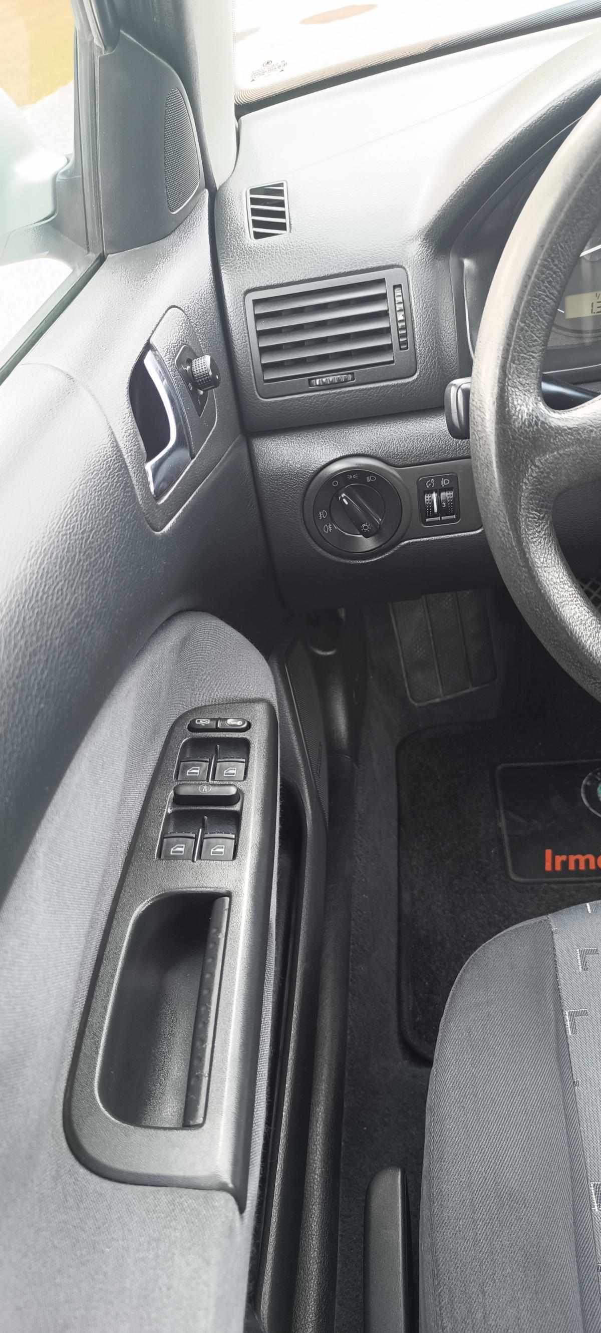 skoda-octavia-1-6-mpi-2002-gasolina-1595cc