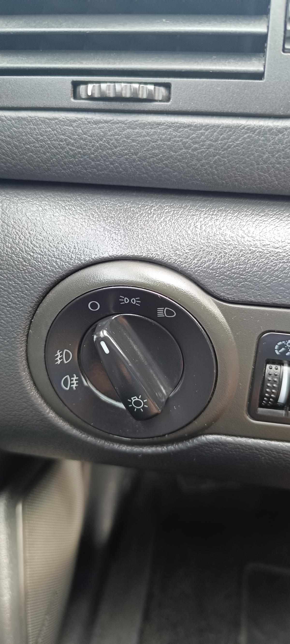 skoda-octavia-1-6-mpi-2002-gasolina-1595cc