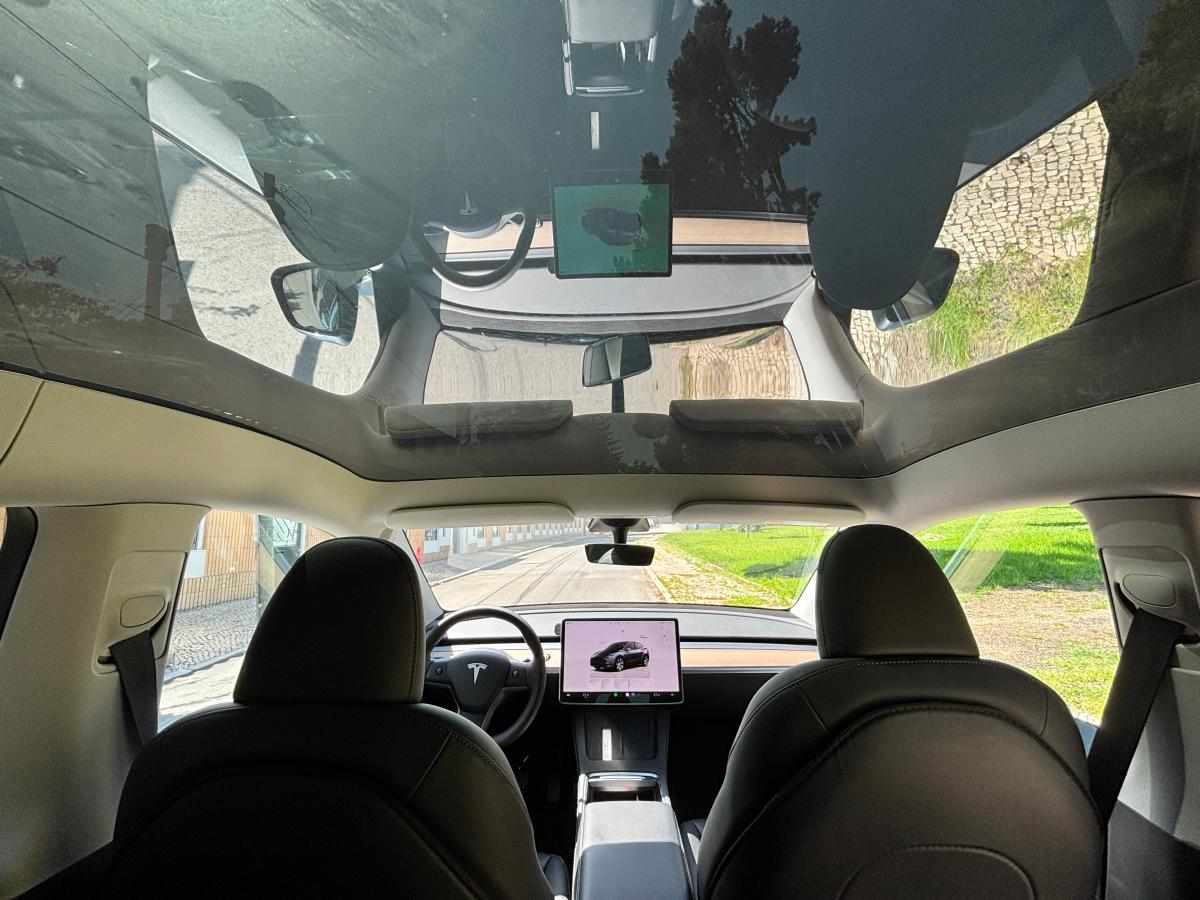 tesla-model-y-standard-range-rwd-2023-eletrico