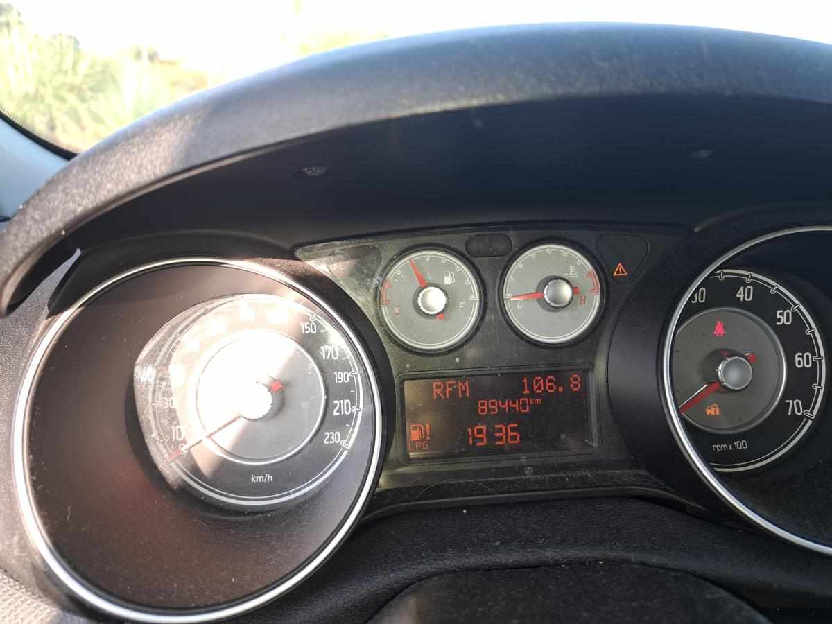 fiat-punto-1-4-2013-gasolina-1368cc