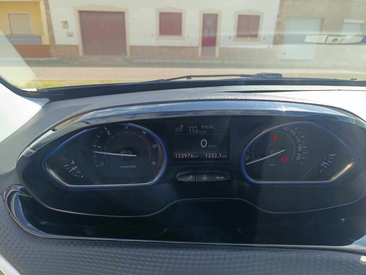 peugeot-2008-1-6-e-hdi-2014-diesel-1560cc