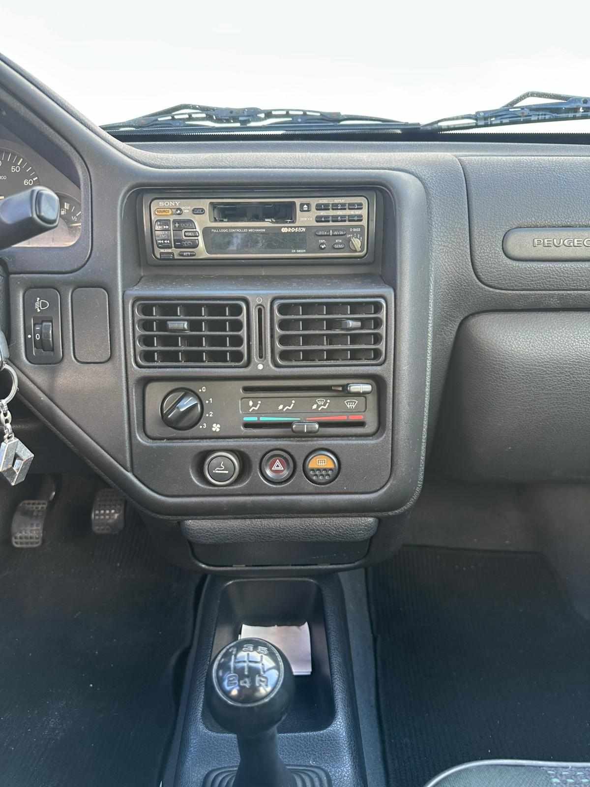 peugeot-106-1-0-1999-gasolina-954cc