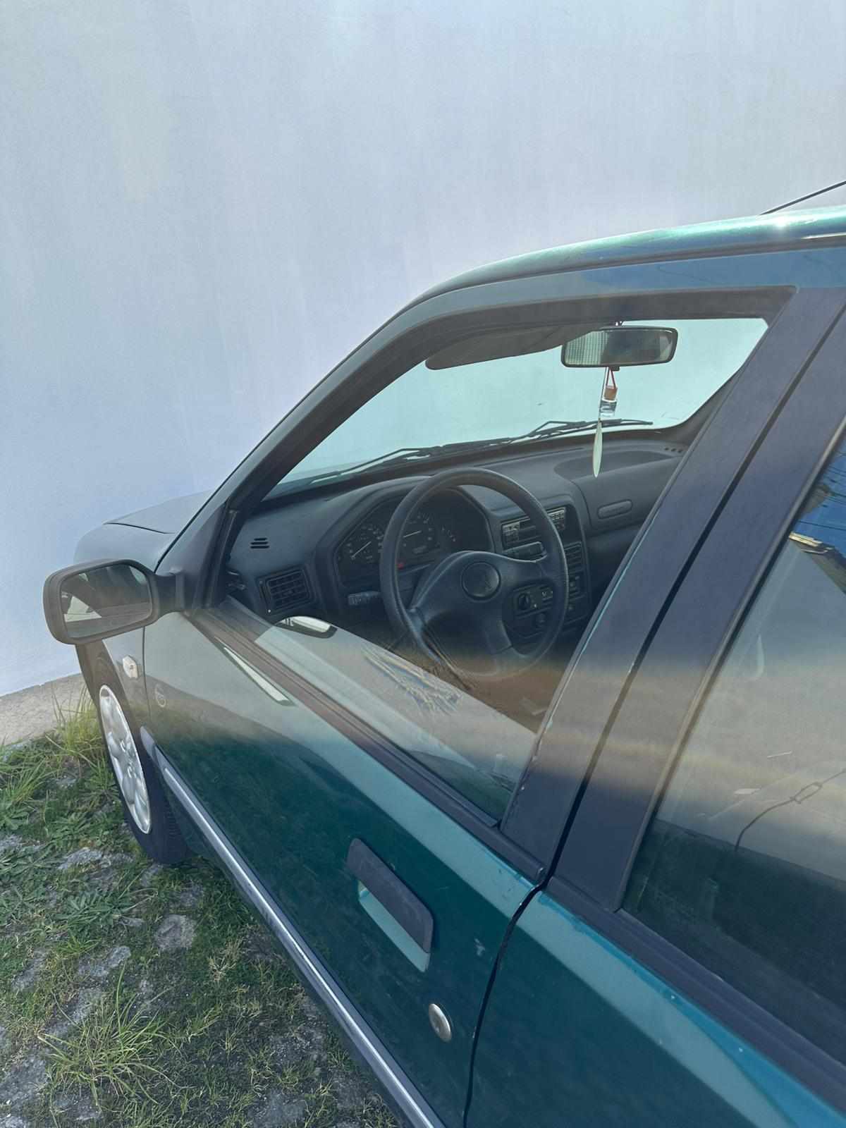 peugeot-106-1-0-1999-gasolina-954cc