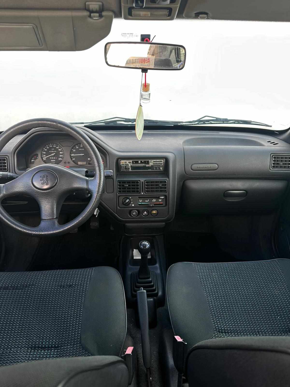 peugeot-106-1-0-1999-gasolina-954cc