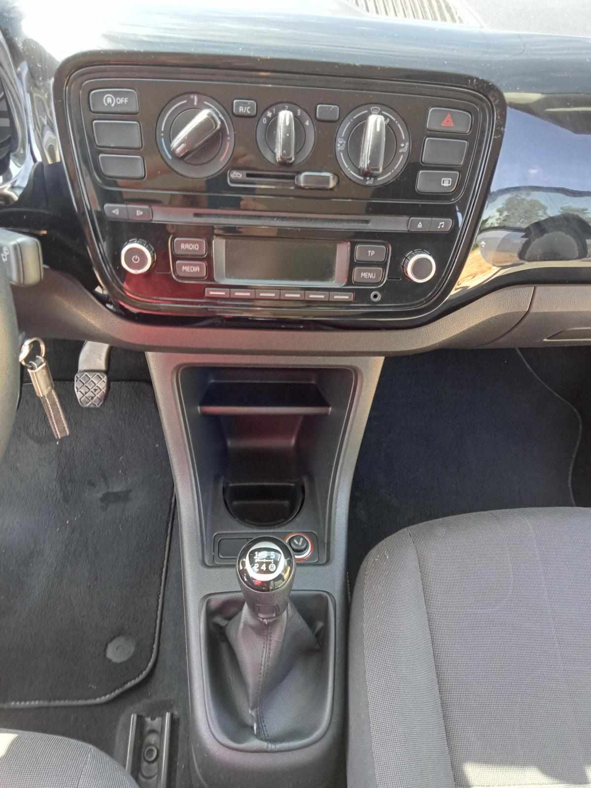 volkswagen-up-1-0-2016-gasolina-999cc