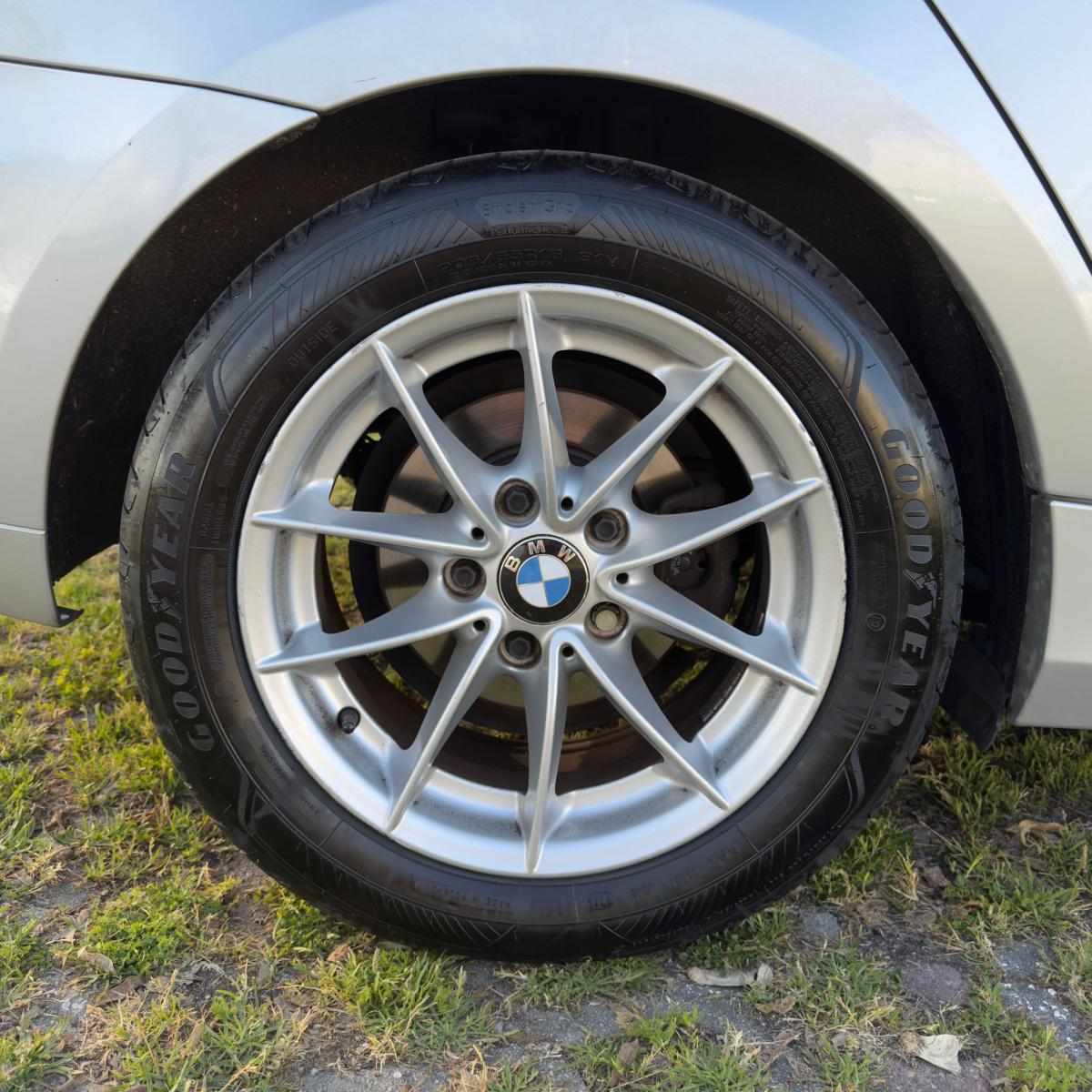 bmw-serie-1-116d-2009-diesel-1995cc