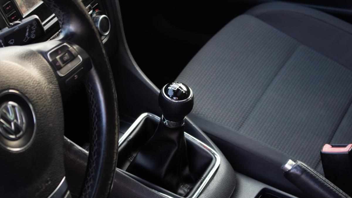 volkswagen-golf-1-6-tdi-2010-diesel-1598cc