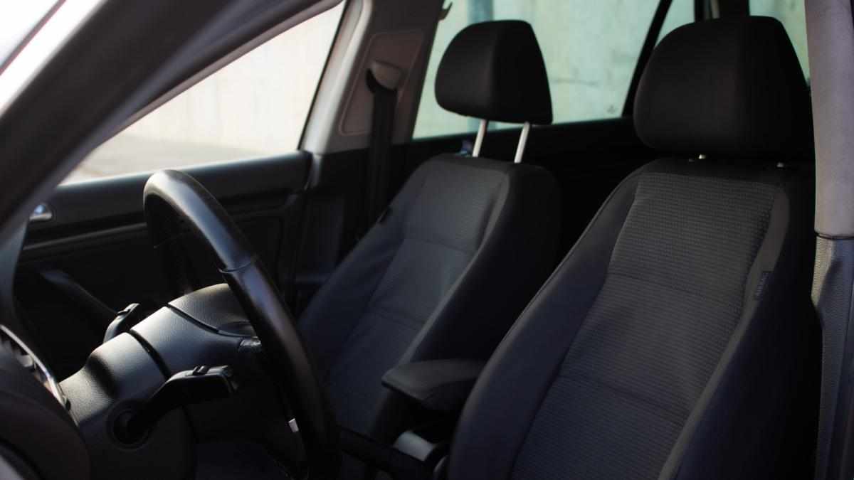 volkswagen-golf-1-6-tdi-2010-diesel-1598cc