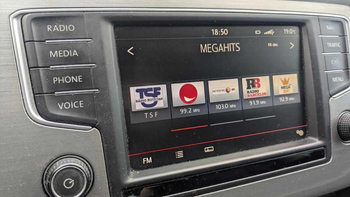 volkswagen-passat-1-6-tdi-bluemotion-2015-diesel-1598cc