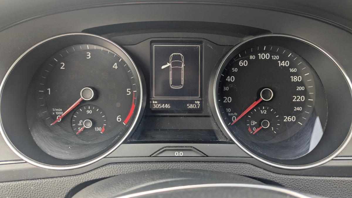 volkswagen-passat-1-6-tdi-bluemotion-2015-diesel-1598cc