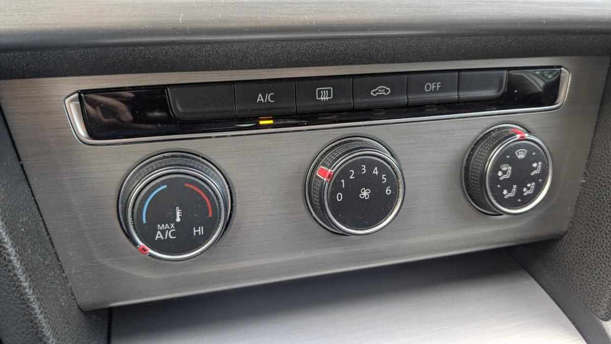 volkswagen-passat-1-6-tdi-bluemotion-2015-diesel-1598cc