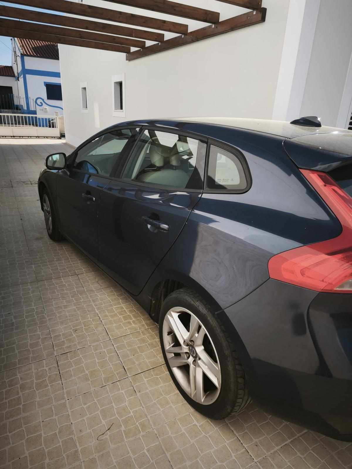 volvo-v40-1-6-d2-2015-diesel-1560cc