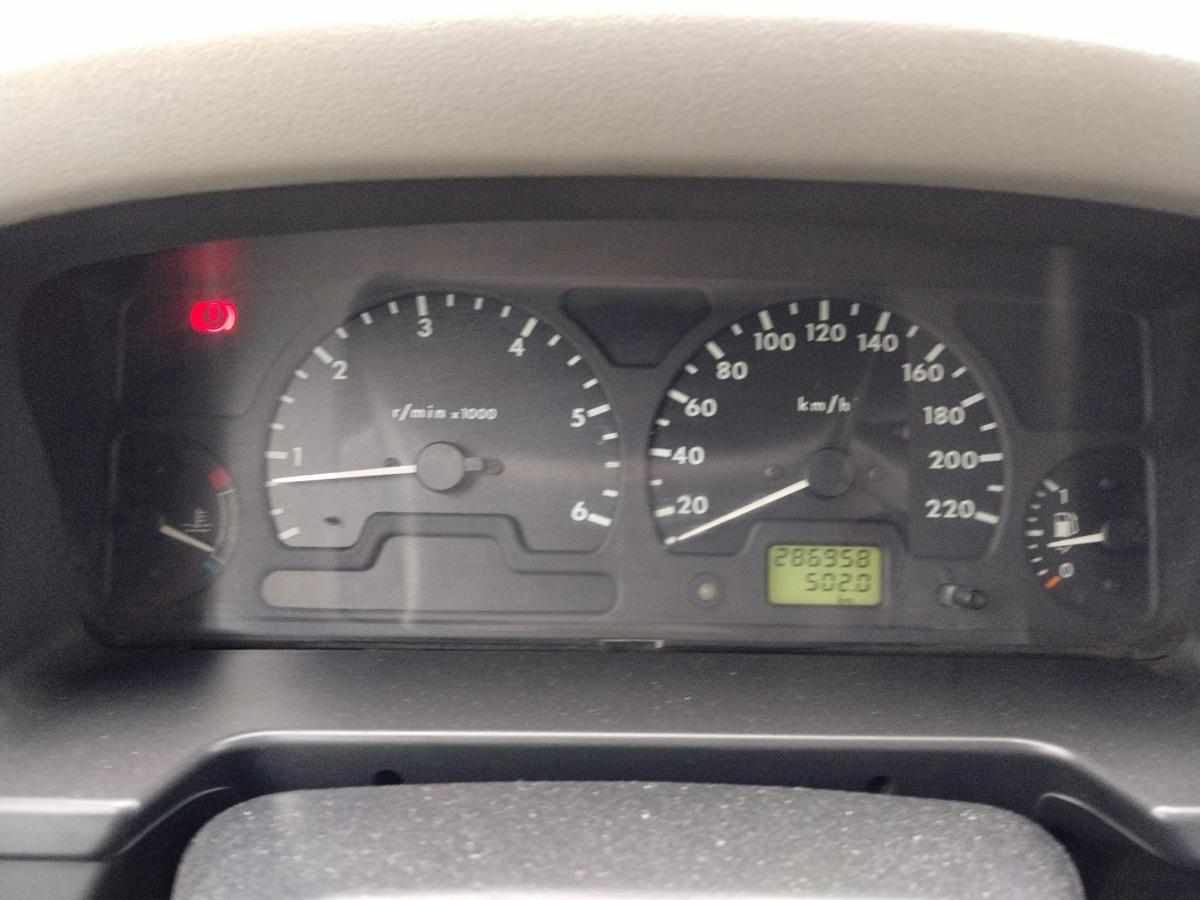 land-rover-discovery-2-5-td5-4wd-2000-diesel-2495cc
