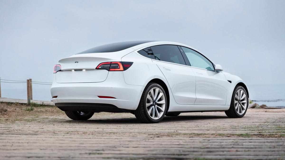 tesla-model-3-standard-range-2020-eletrico