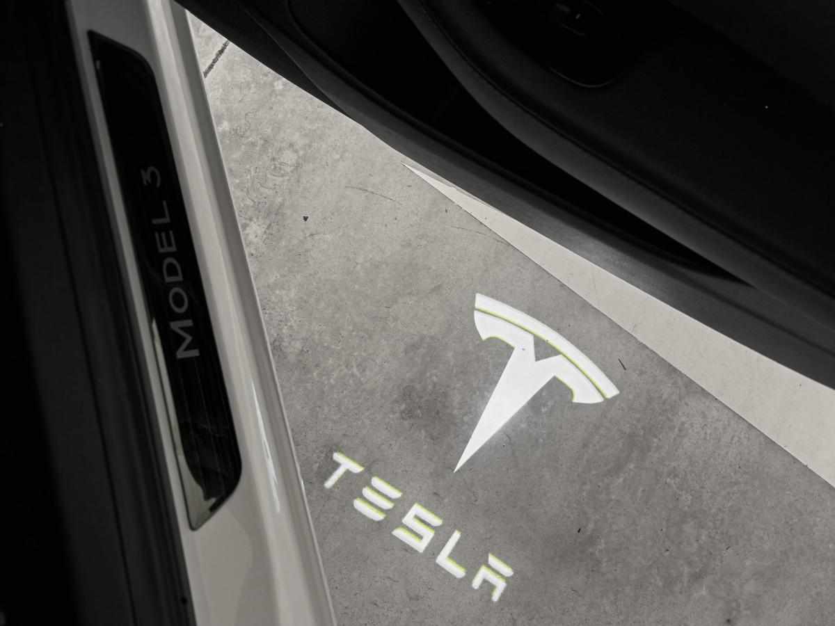 tesla-model-3-standard-range-2020-eletrico