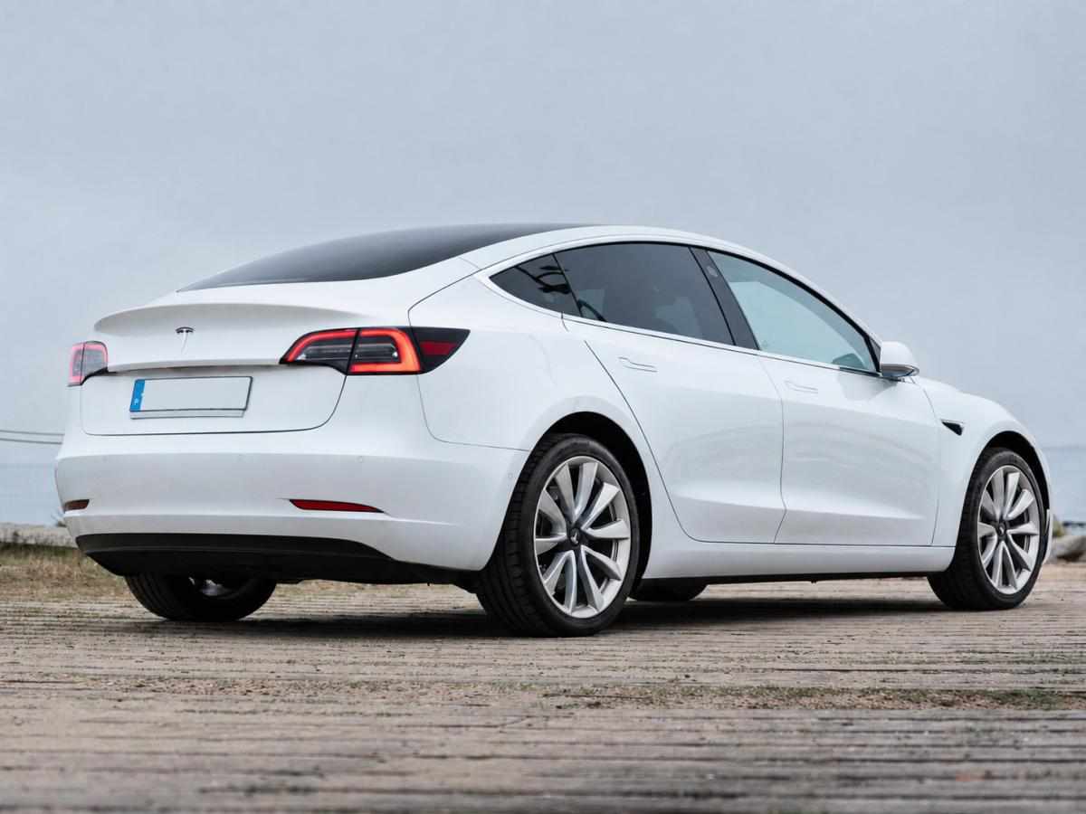 tesla-model-3-standard-range-2020-eletrico