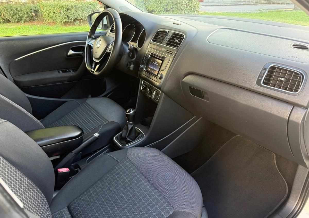 volkswagen-polo-1-0-2015-gasolina-999cc