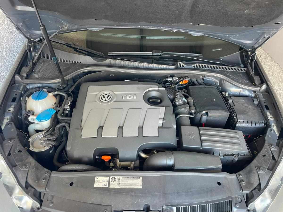 volkswagen-golf-1-6-tdi-bluemotion-2012-diesel-1598cc