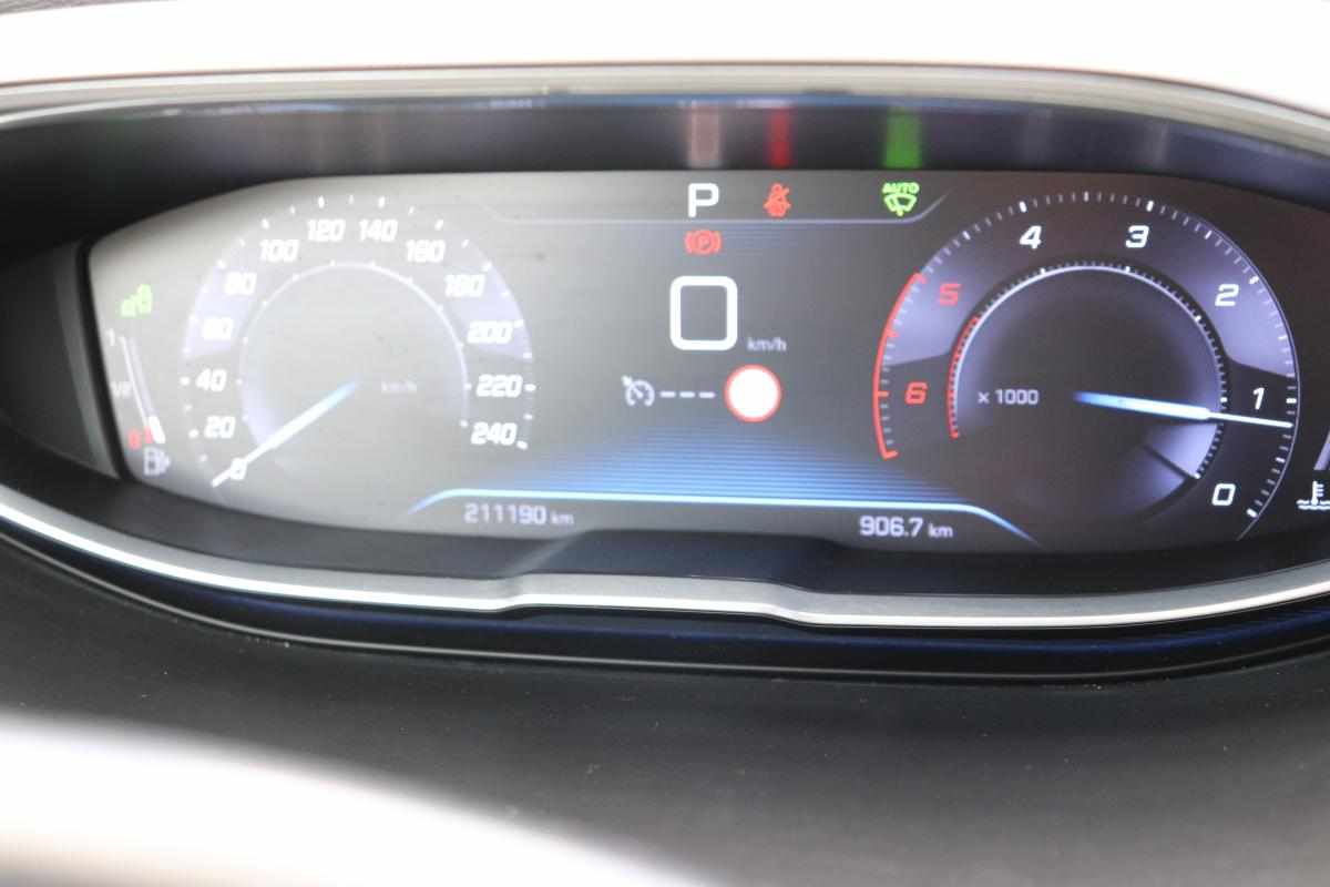 peugeot-5008-1-6-bluehdi-2017-diesel-1560cc