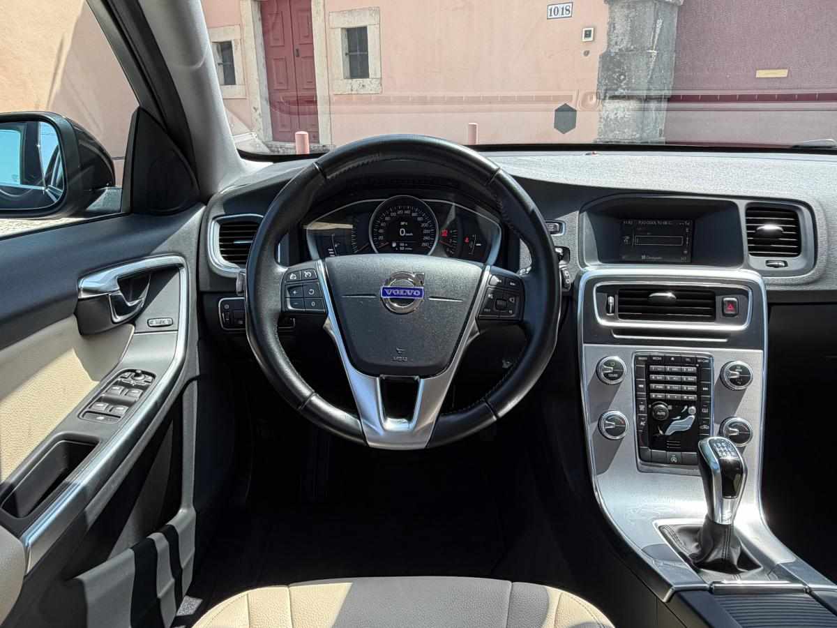 volvo-v60-d2-2017-diesel-1969cc