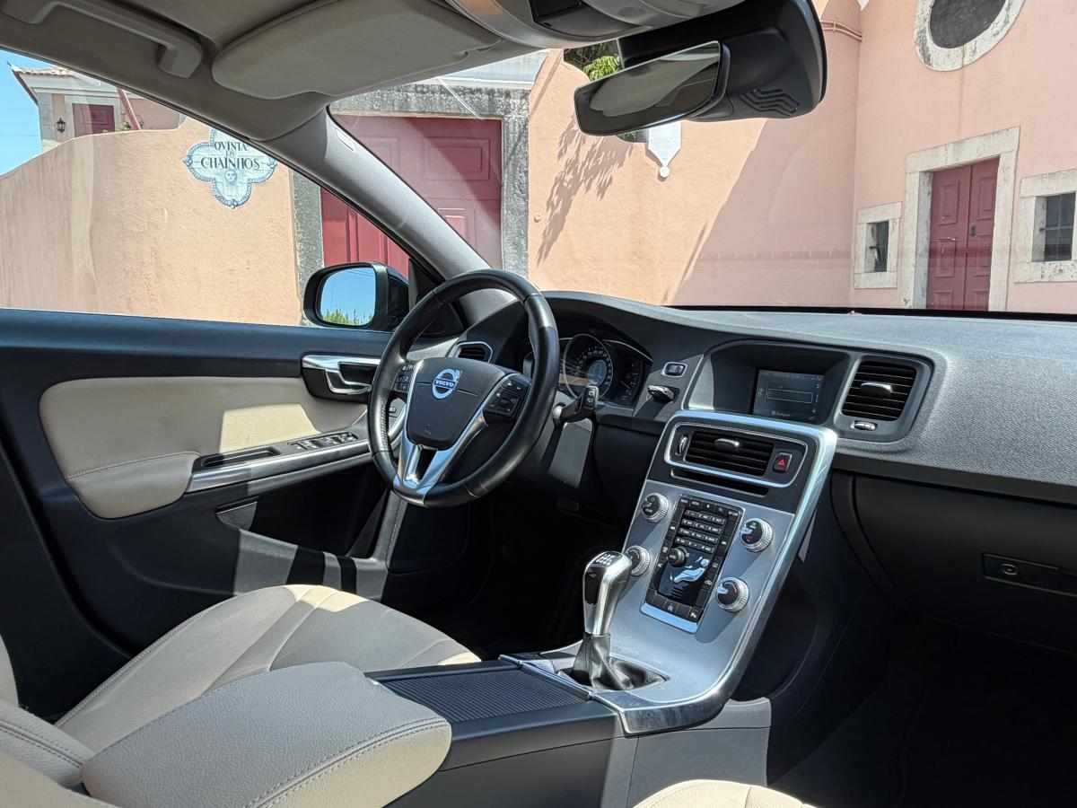 volvo-v60-d2-2017-diesel-1969cc