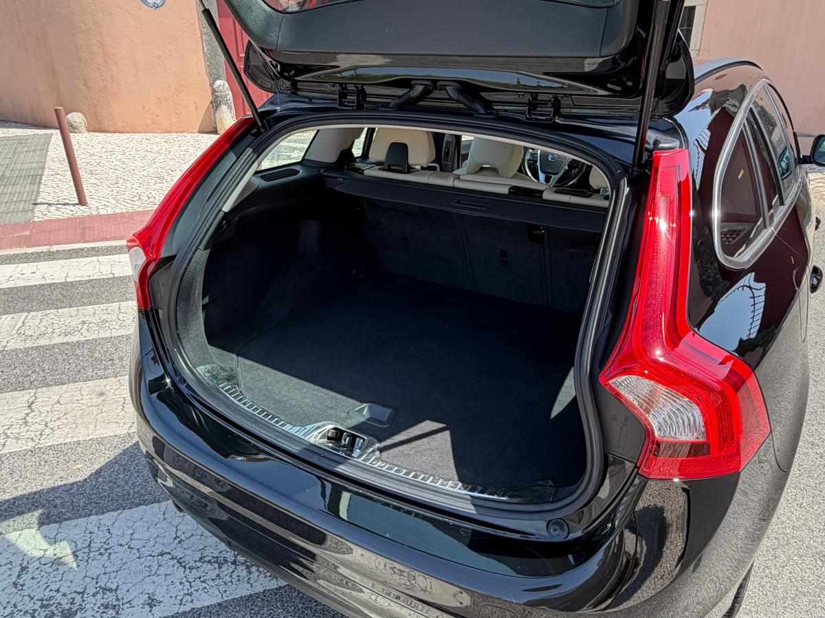 volvo-v60-d2-2017-diesel-1969cc