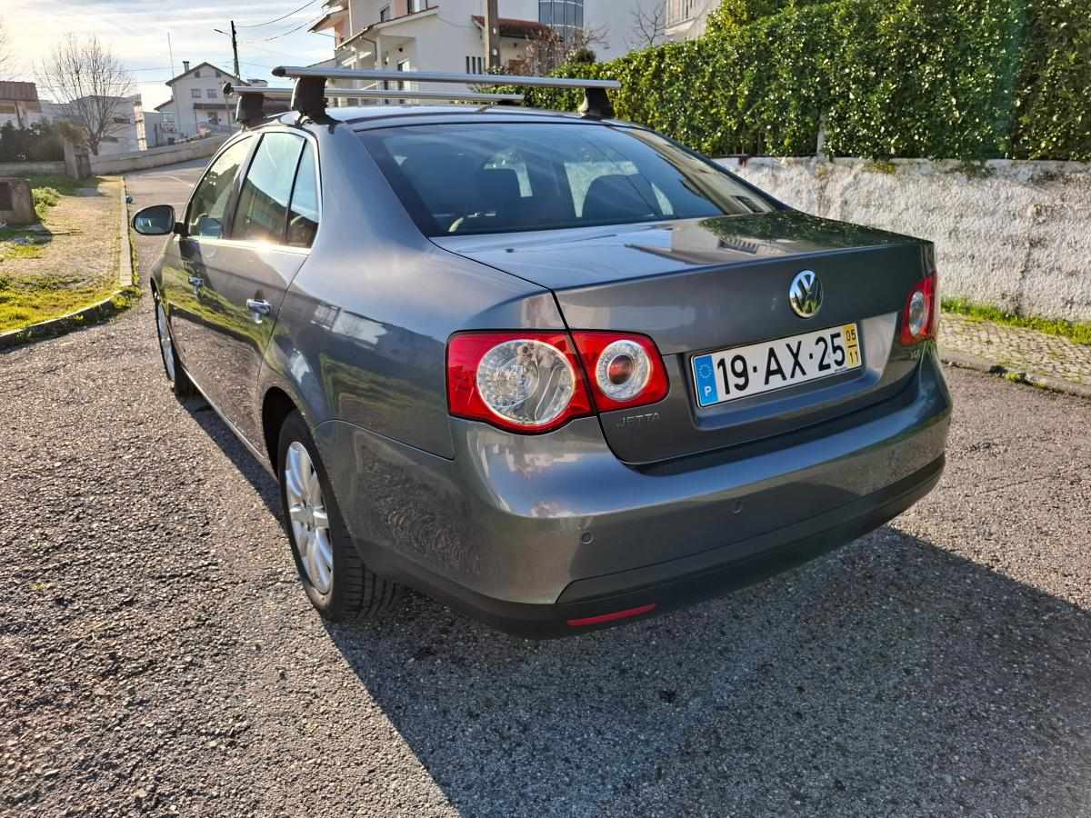 volkswagen-jetta-1-9-105cv-2005-diesel-1896cc