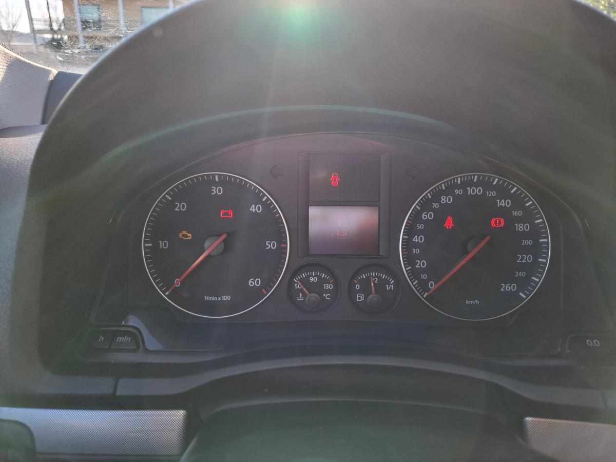 volkswagen-jetta-1-9-105cv-2005-diesel-1896cc