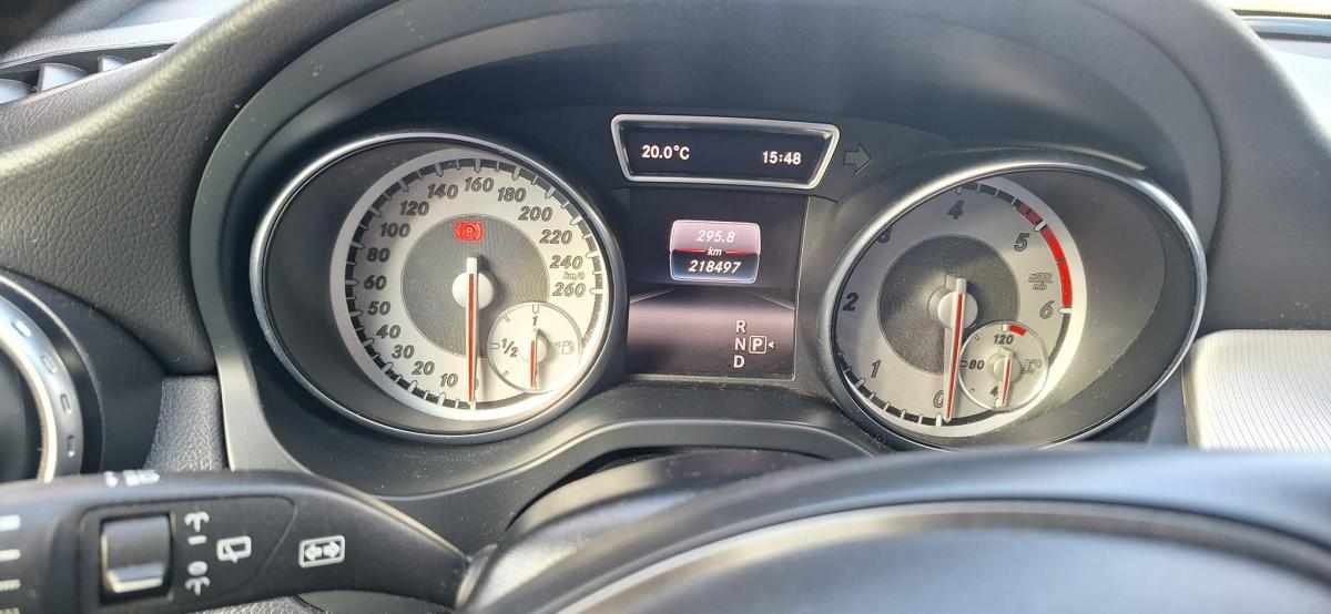 mercedes-benz-gla-200-cdi-4matic-2016-diesel-2143cc
