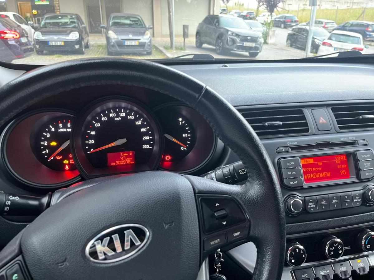 kia-rio-1-1-crdi-2013-diesel-1120cc
