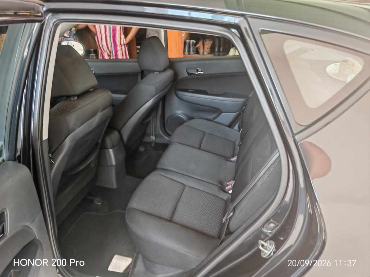 hyundai-i30-1-6-crdi-2010-diesel-1582cc