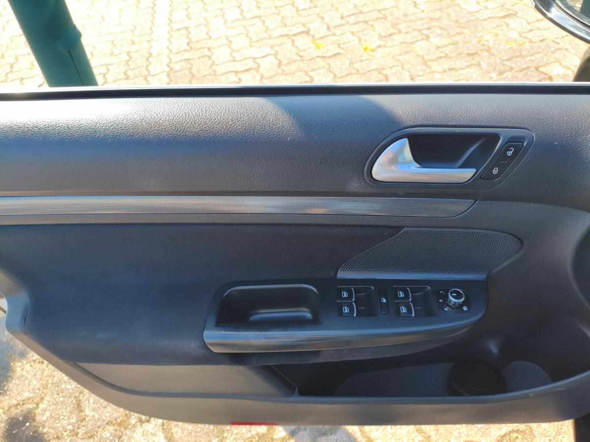 volkswagen-golf-1-6-tdi-bluemotion-2012-diesel-1598cc