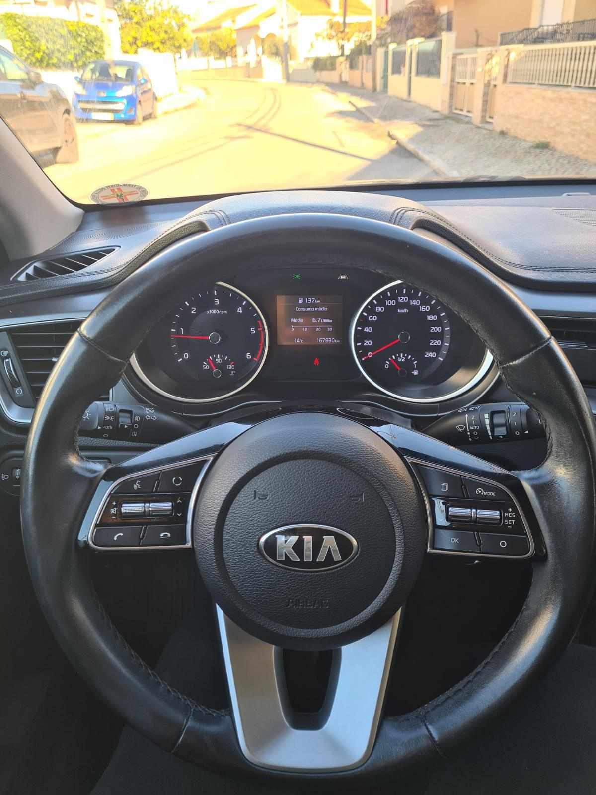 kia-ceed-s-coupe-1-6-115cv-2019-diesel-1600cc