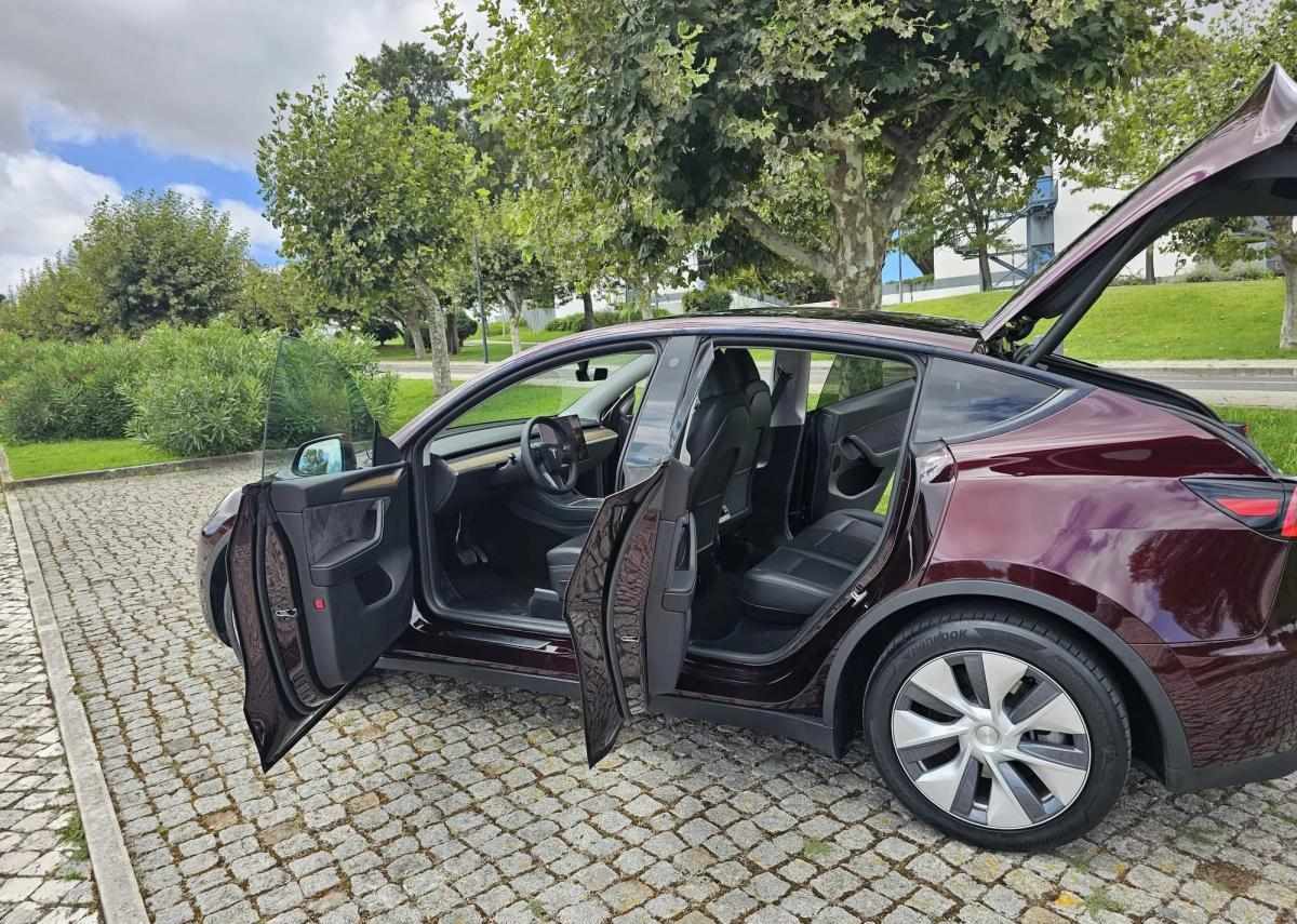 tesla-model-y-long-range-awd-2023-eletrico