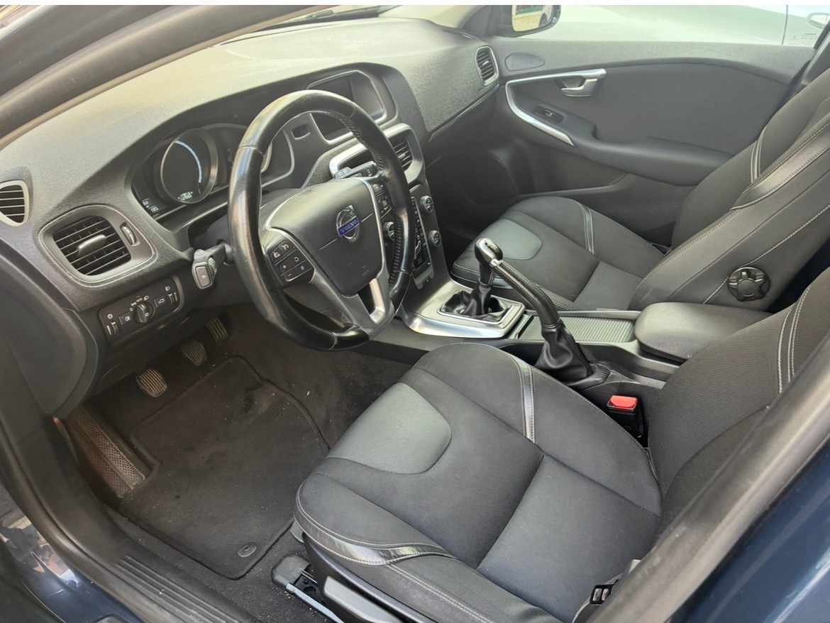 volvo-v40-d2-2014-diesel-1560cc