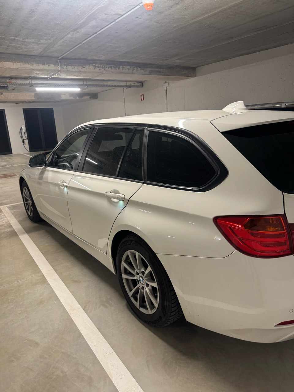 bmw-serie-3-318d-2015-diesel-1995cc