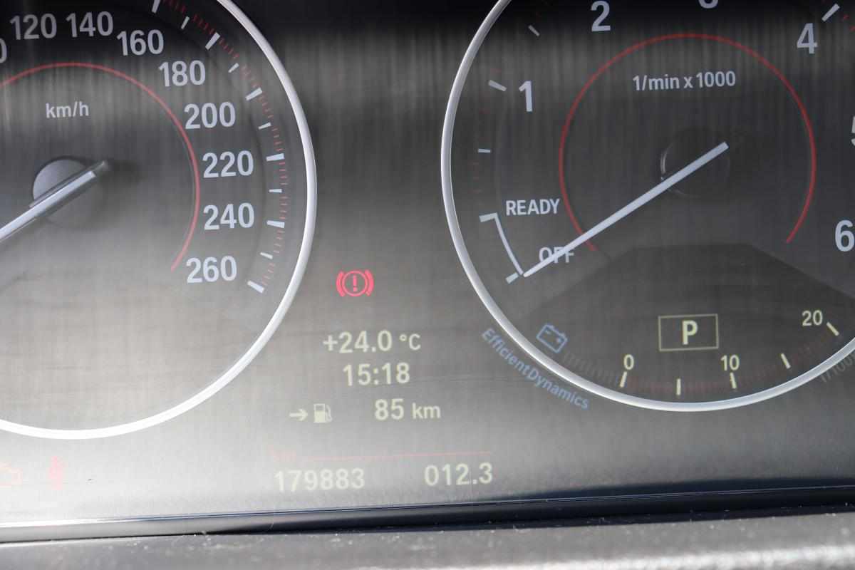 bmw-serie-3-318d-2014-diesel-1995cc