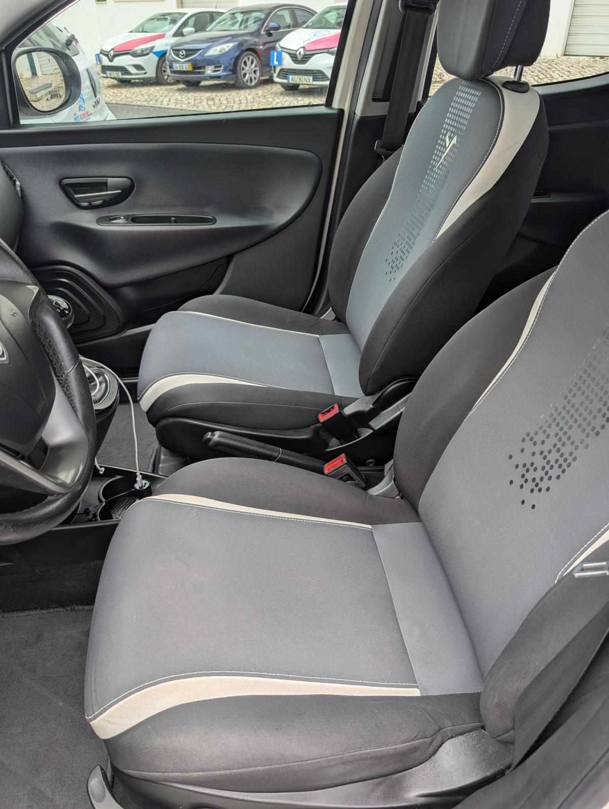 lancia-ypsilon-1-2-69cv-2015-gasolina-1242cc