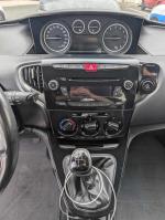 lancia-ypsilon-1-2-69cv-2015-gasolina-1242cc