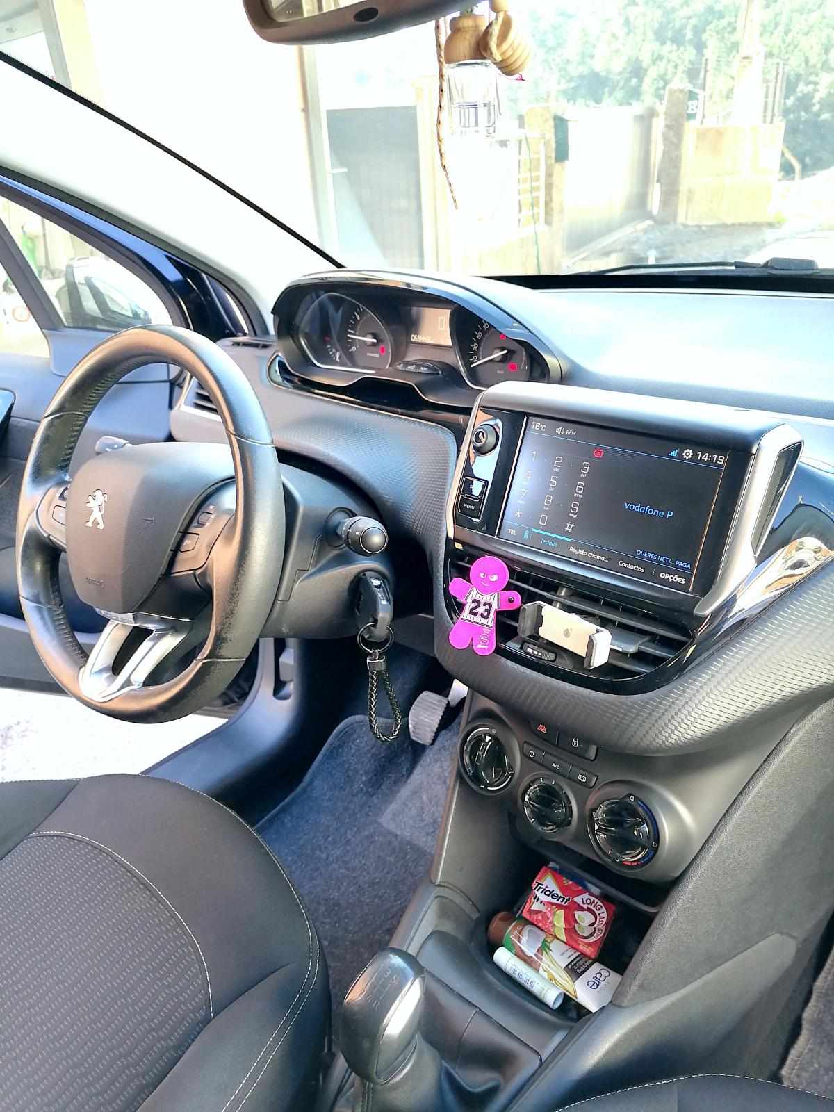 peugeot-208-1-2-vti-2017-gasolina-1199cc