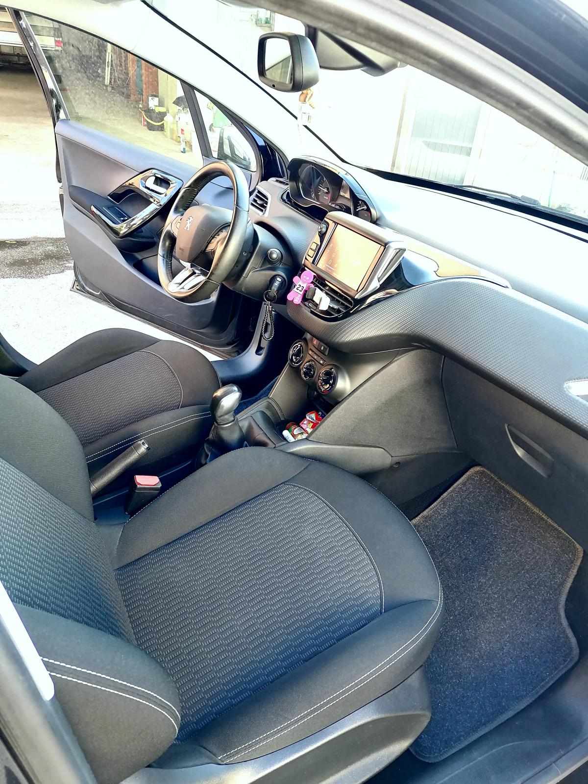 peugeot-208-1-2-vti-2017-gasolina-1199cc