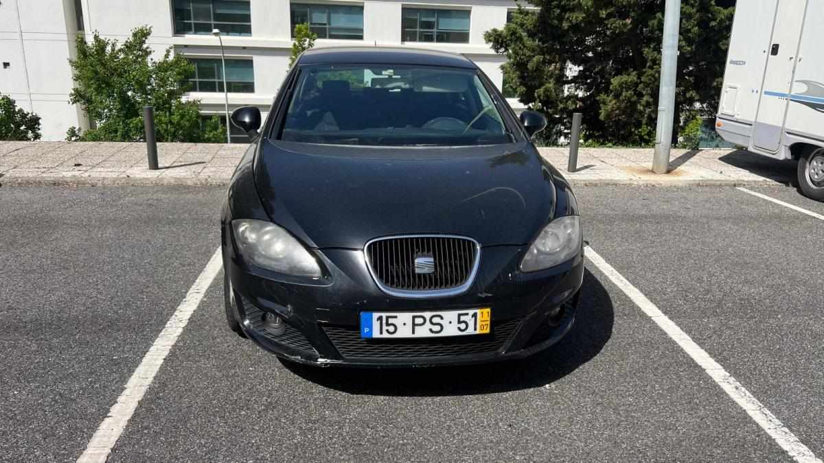seat-leon-1-6-tdi-2011-diesel-1598cc