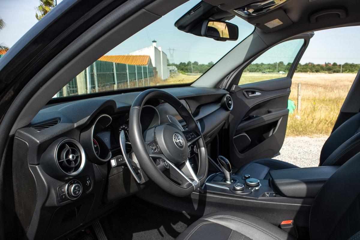 alfa-romeo-stelvio-2-2-jtdm-2018-diesel-2143cc