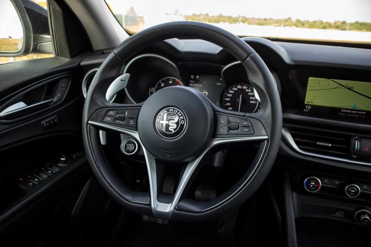 alfa-romeo-stelvio-2-2-jtdm-2018-diesel-2143cc