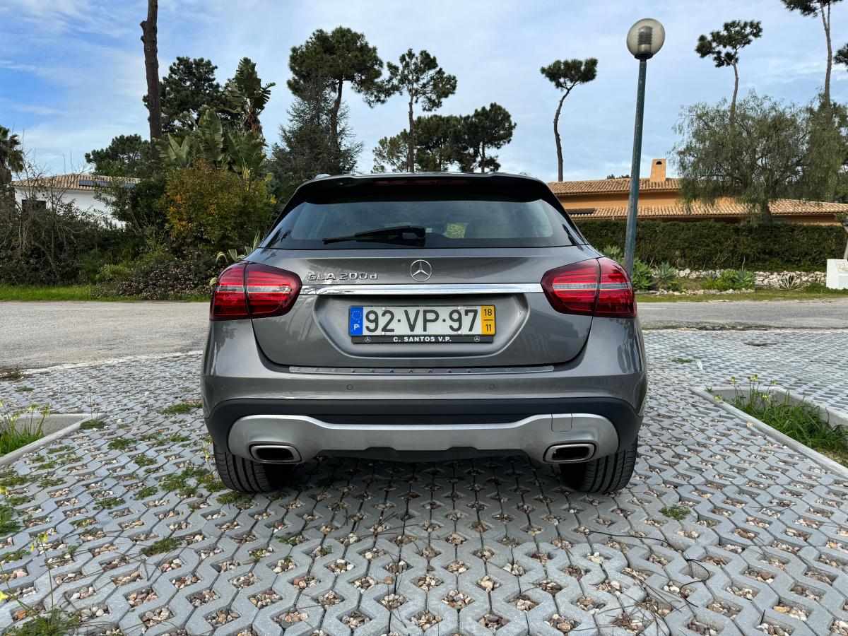 mercedes-benz-gla-200-d-2018-diesel-2143cc