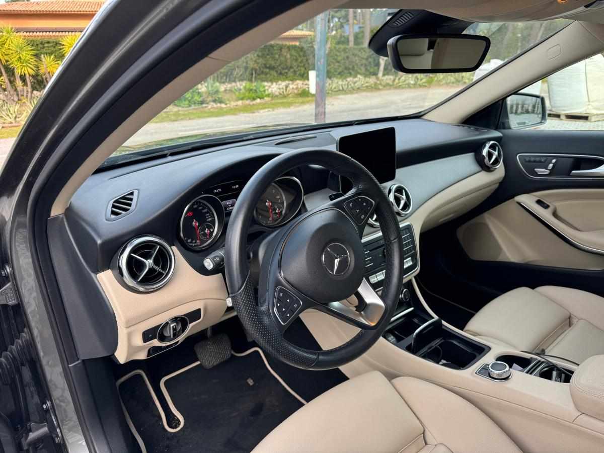 mercedes-benz-gla-200-d-2018-diesel-2143cc