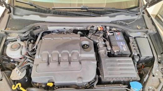 seat-leon-1-6-tdi-2020-diesel-1598cc