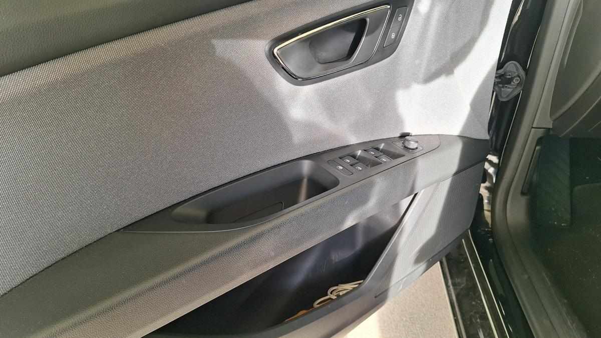 seat-leon-1-6-tdi-2020-diesel-1598cc