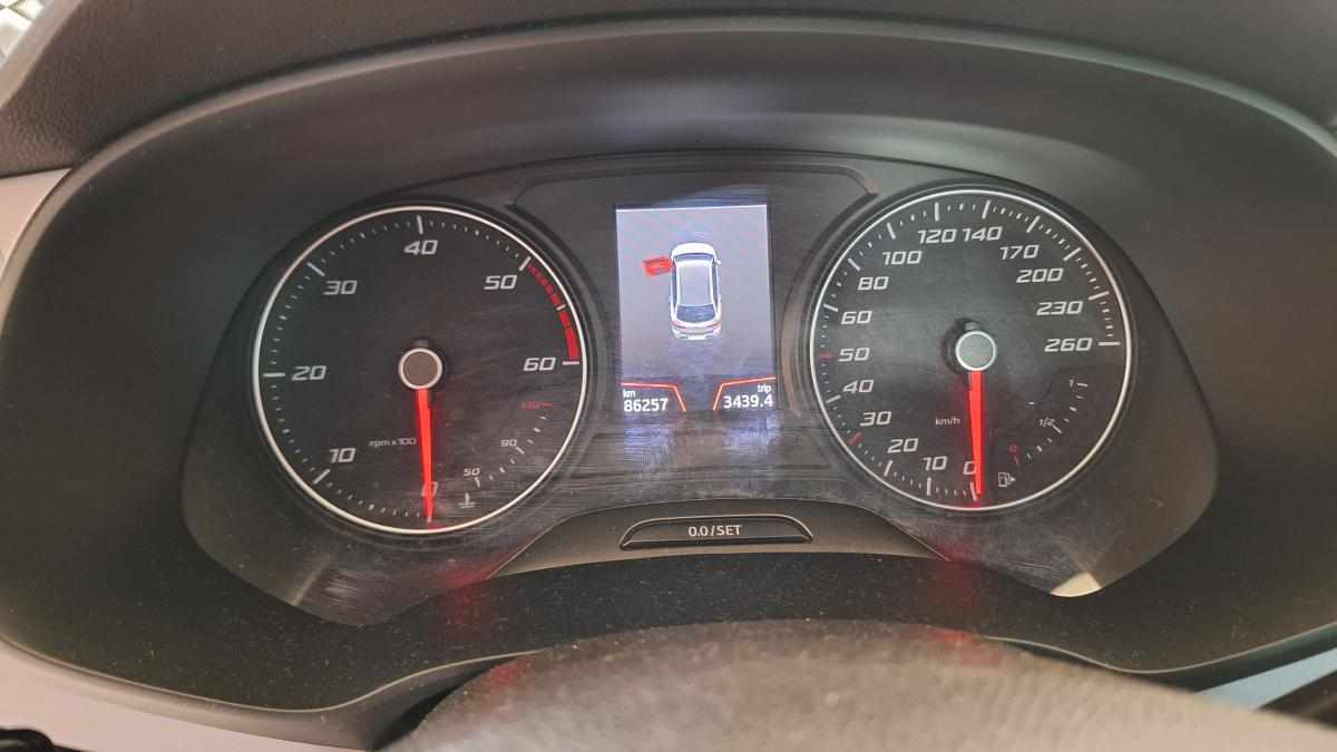 seat-leon-1-6-tdi-2020-diesel-1598cc