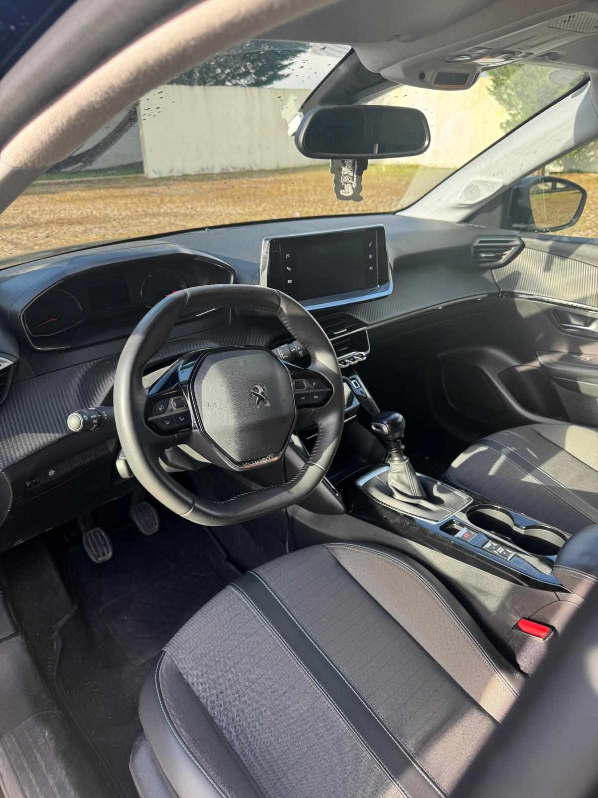 peugeot-208-1-2-puretech-2023-gasolina-1199cc